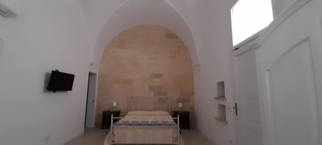 Casa Vacanze Laura S/C Lecce Exterior photo